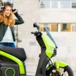 Seru dan Aman! Tips Berkendara Motor Listrik yang Wajib Kamu Coba